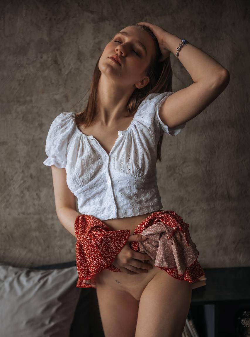 Аленочка привлекальеная девушка из Лысьвы цена от 8000 руб