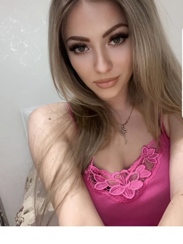 Рената привлекательная девушка из Лысьвы цена от 10000 руб