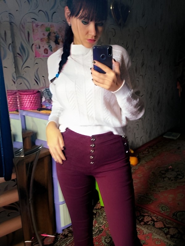 Стефания привлекательная девушка из Лысьвы цена от 2500 руб