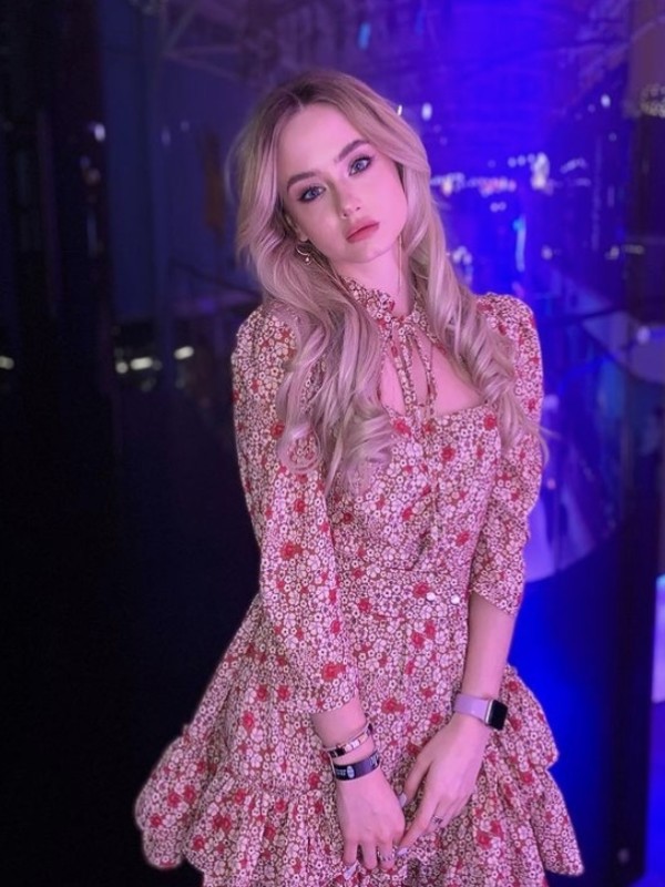 🎥 Евгения привлекательная девушка из Лысьвы цена от 6000 руб